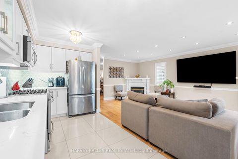 Photo 14 at 62 Kalmar Crescent, Oak Ridges, Richmond Hill Photo 14 at 62 Kalmar Crescent, Oak Ridges, Richmond Hill
