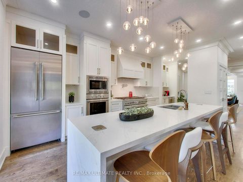 Photo 11 at 35 Fleming Crescent, Leaside, Toronto