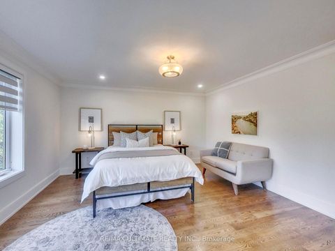 Photo 22 at 35 Fleming Crescent, Leaside, Toronto