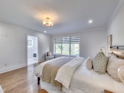 Photo 23 at 35 Fleming Crescent, Leaside, Toronto