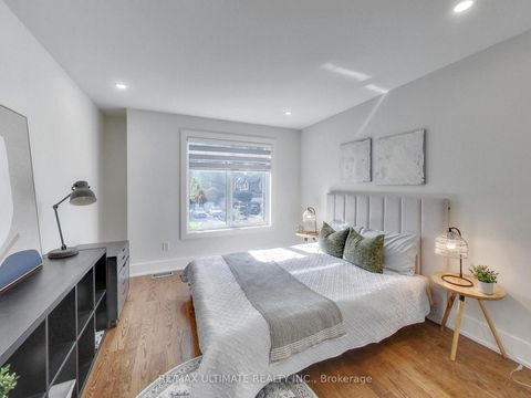 Photo 29 at 35 Fleming Crescent, Leaside, Toronto