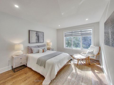 Photo 32 at 35 Fleming Crescent, Leaside, Toronto