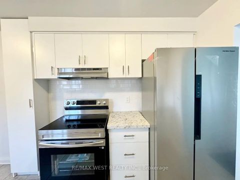 Photo 4 at 25 Bimini Crescent, Black Creek, Toronto