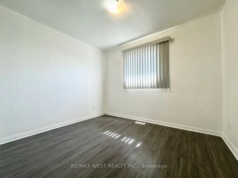 Photo 12 at 25 Bimini Crescent, Black Creek, Toronto