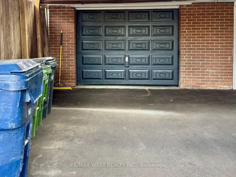 Photo 22 at 25 Bimini Crescent, Black Creek, Toronto
