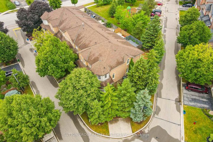 Photo 2 at 35 - 2871 Darien Road, Rose, Burlington