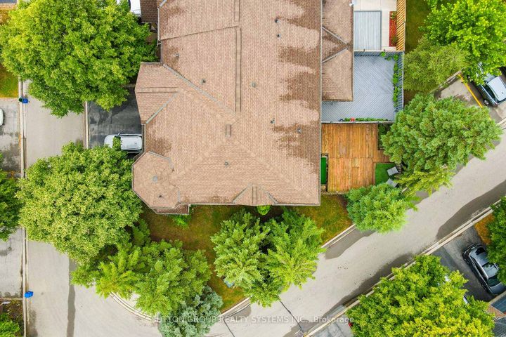 Photo 3 at 35 - 2871 Darien Road, Rose, Burlington