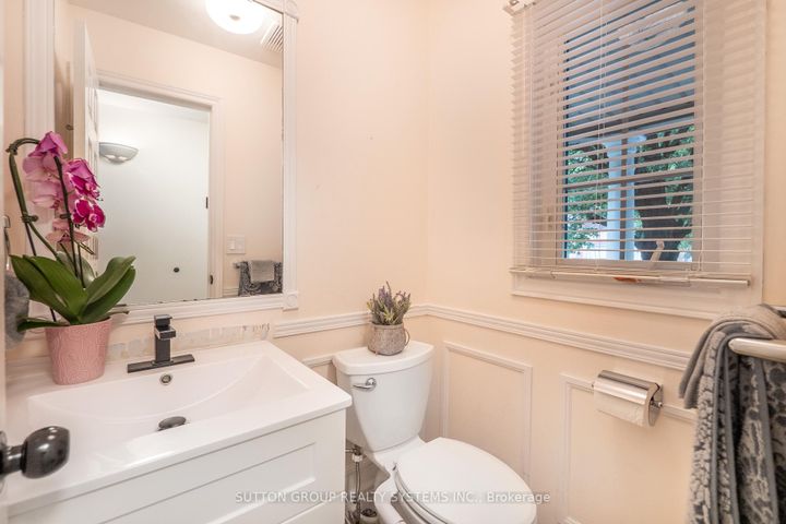 Photo 10 at 35 - 2871 Darien Road, Rose, Burlington