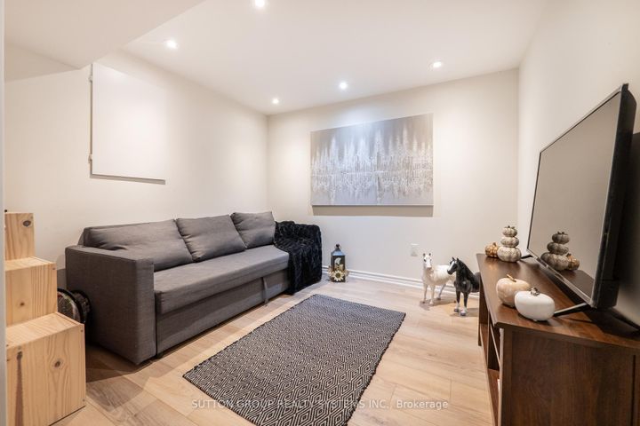 Photo 39 at 35 - 2871 Darien Road, Rose, Burlington