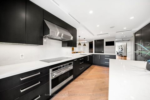 Photo 13 at 501 - 50 Old Mill Road, Kingsway South, Toronto