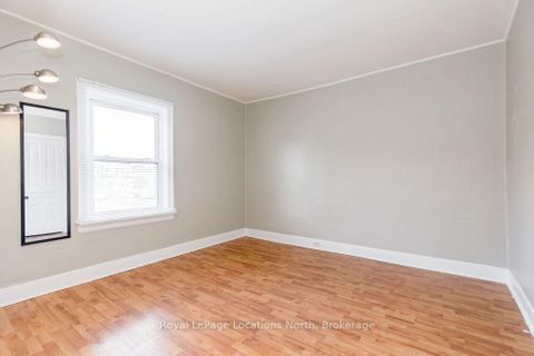 Photo 11 at 37 Ross Street, Sunnidale, Barrie