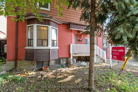 Photo 3 at 415 Crawford Street, Little Italy, Toronto