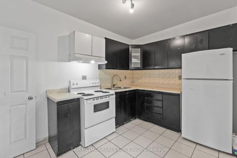 Photo 14 at 415 Crawford Street, Little Italy, Toronto