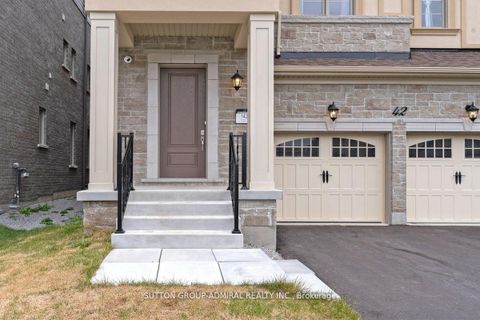 Photo 3 at 42 Solar Street, Observatory, Richmond Hill