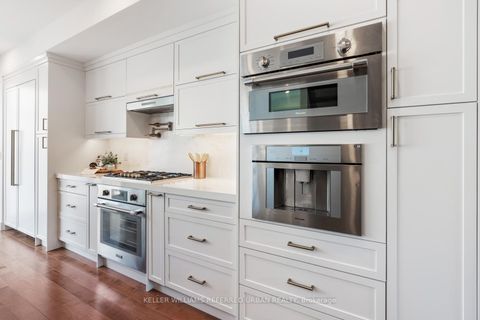 Photo 11 at 404 Delaware Avenue, Junction, Toronto