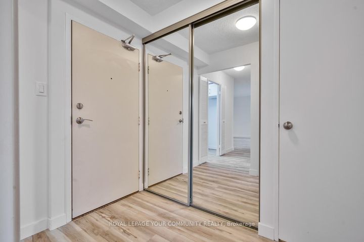 Photo 5 at 205 - 1535 Lakeshore Road E, Lakeview, Mississauga