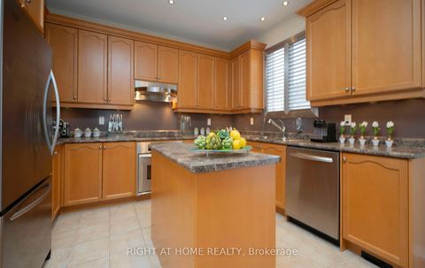 Photo 4 at 84 Verdi Road, Oak Ridges, Richmond Hill Photo 4 at 84 Verdi Road, Oak Ridges, Richmond Hill