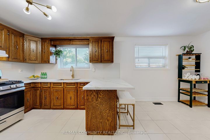 Photo 13 at 855 Zator Avenue, Bay Ridges, Pickering