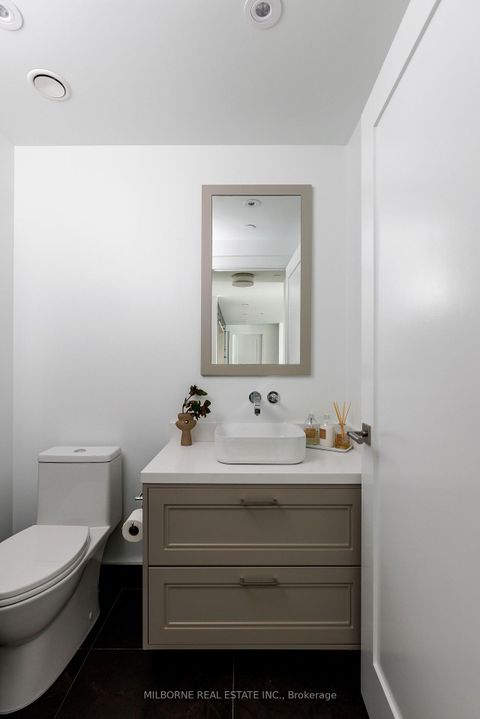 Photo 22 at 907 - 455 Wellington Street W, Waterfront Communities C1, Toronto