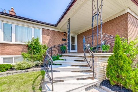 Photo 1 at 52 Whitburn Crescent, CFB, Toronto