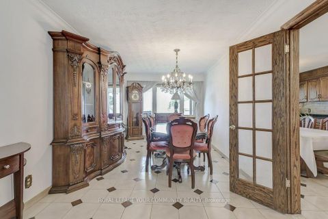Photo 8 at 52 Whitburn Crescent, CFB, Toronto