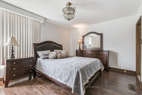 Photo 14 at 52 Whitburn Crescent, CFB, Toronto