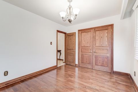 Photo 19 at 52 Whitburn Crescent, CFB, Toronto