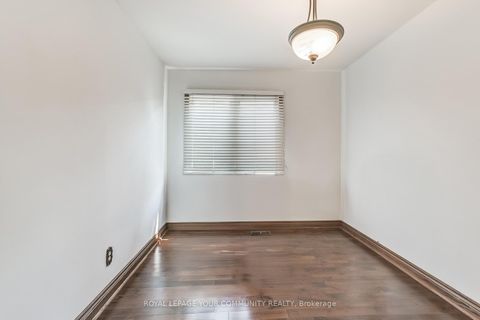 Photo 21 at 52 Whitburn Crescent, CFB, Toronto