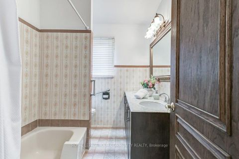 Photo 22 at 52 Whitburn Crescent, CFB, Toronto