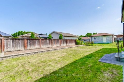 Photo 37 at 52 Whitburn Crescent, CFB, Toronto
