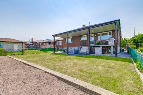 Photo 38 at 52 Whitburn Crescent, CFB, Toronto