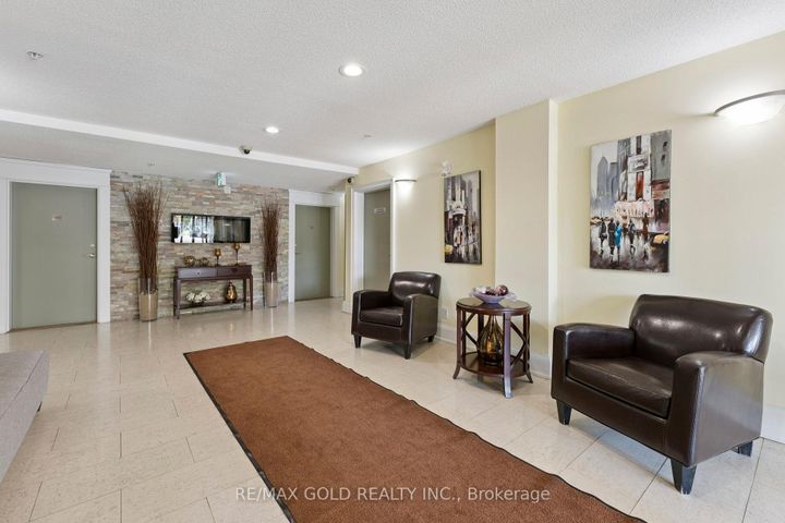 Photo 3 at 2104 - 6 Dayspring Circle, Goreway Drive Corridor, Brampton