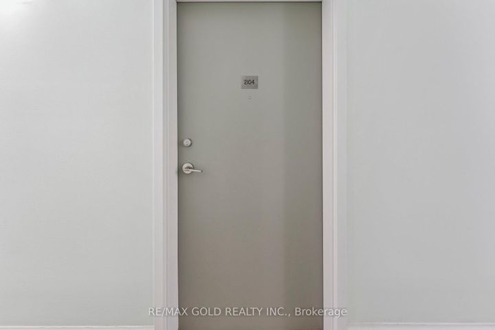 Photo 4 at 2104 - 6 Dayspring Circle, Goreway Drive Corridor, Brampton