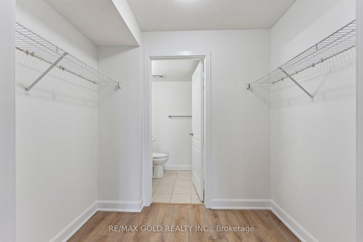 Photo 14 at 2104 - 6 Dayspring Circle, Goreway Drive Corridor, Brampton