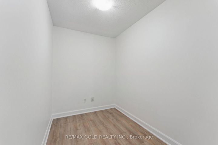 Photo 15 at 2104 - 6 Dayspring Circle, Goreway Drive Corridor, Brampton