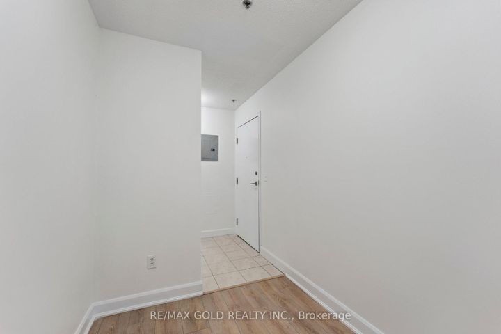 Photo 16 at 2104 - 6 Dayspring Circle, Goreway Drive Corridor, Brampton