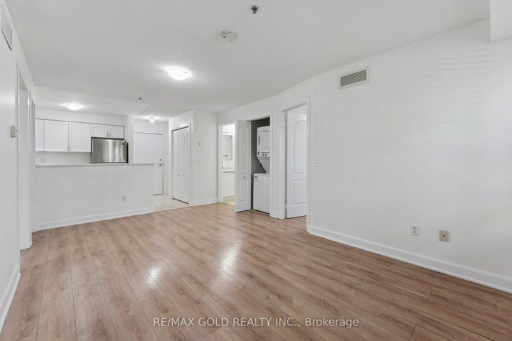 Photo 18 at 2104 - 6 Dayspring Circle, Goreway Drive Corridor, Brampton