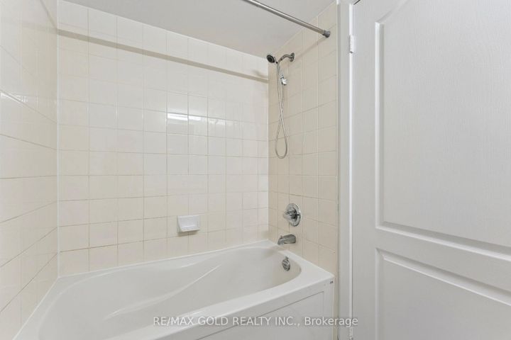 Photo 23 at 2104 - 6 Dayspring Circle, Goreway Drive Corridor, Brampton