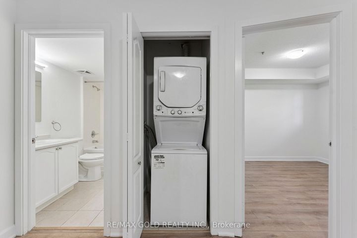 Photo 24 at 2104 - 6 Dayspring Circle, Goreway Drive Corridor, Brampton