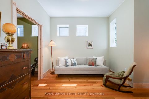 Photo 4 at 146 Ashdale Avenue, Coxwell, Toronto