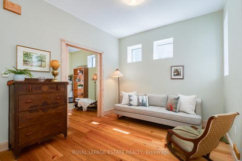 Photo 6 at 146 Ashdale Avenue, Coxwell, Toronto