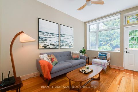 Photo 12 at 146 Ashdale Avenue, Coxwell, Toronto