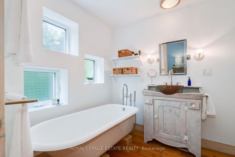 Photo 24 at 146 Ashdale Avenue, Coxwell, Toronto
