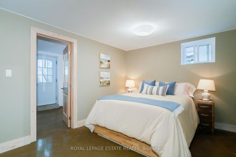 Photo 33 at 146 Ashdale Avenue, Coxwell, Toronto