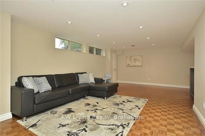 Photo 32 at 6 Hillavon Drive, Rosethorn, Toronto