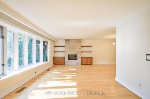 Photo 6 at 6 Hillavon Drive, Rosethorn, Toronto