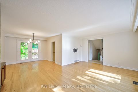 Photo 7 at 6 Hillavon Drive, Rosethorn, Toronto