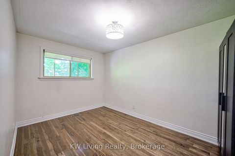 Photo 19 at 6 Hillavon Drive, Rosethorn, Toronto