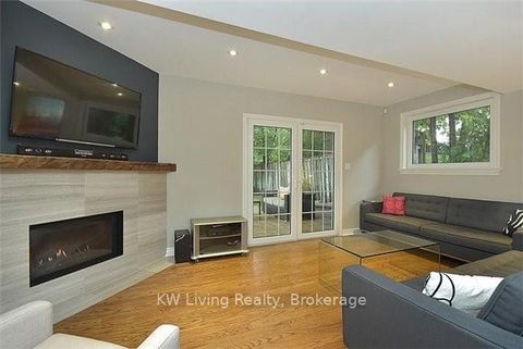 Photo 27 at 6 Hillavon Drive, Rosethorn, Toronto