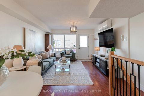 Photo 8 at 32 - 1209 Queen Street E, South Riverdale, Toronto